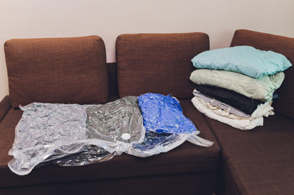 Vacuum Storage Bags Set with Pump – Space Saving Organizer for Clothes 🧳✨